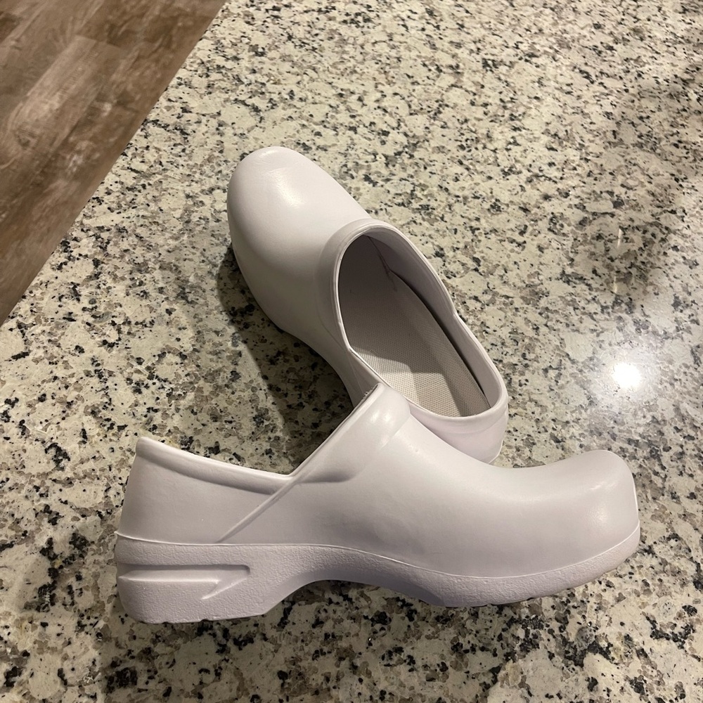 Women’s clogs